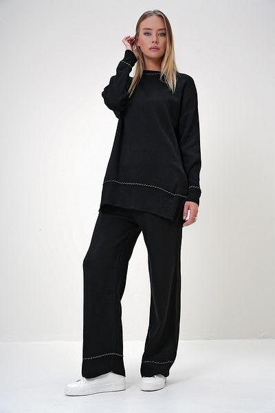 Trend Alaçatı Stili Women's Black Crew Neck Stripe Detailed Knitwear Blouse and Trousers Set Alc-X12802