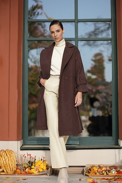Trendyol Collection Tmavě hnědý oversize široký střih s páskem dlouhý vlněný kabát na obočí TWOAW22KB0015