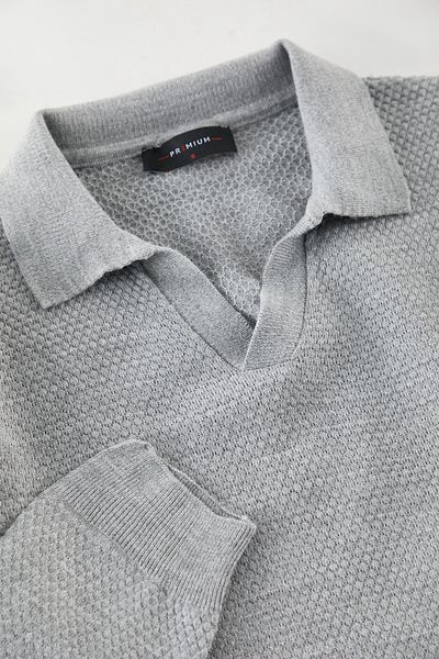 Trendyol Collection Grauer, normaler Strickpullover mit Polokragen TMNAW25KZ00077