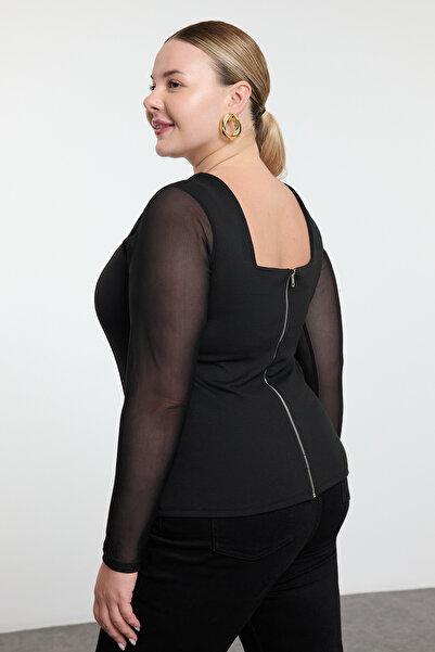 Trendyol Curve Detailná pletená blúzka z čierneho tylu veľkej veľkosti - štvorcový výstrih Tbbaw25Af00028