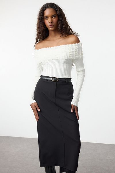 Trendyol Collection Ecru Carmen Collar Flow Detailed Sweater Twoaw25Kz00228