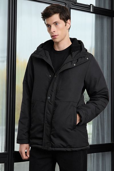 Trendyol Collection Schwarzer Regular Fit Winter Parka Windjacke TMNAW25MO00032