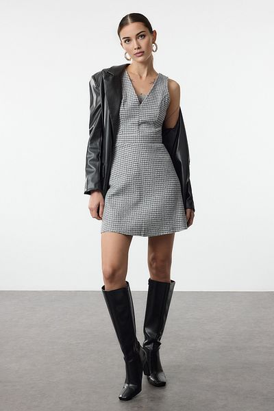 Trendyol Collection Szürke kockás / kockás mini szőtt ruha TWOAW25EL00484
