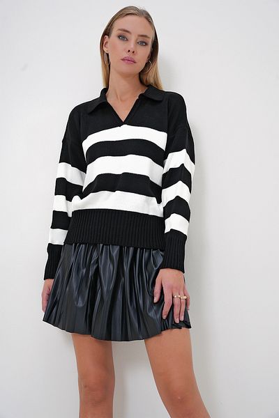 Trend Alaçatı Stili Schwarz-weißer Polo-Kragen-Pullover mit halber Knopfleiste und Farbblock für Damen ALC-X12972