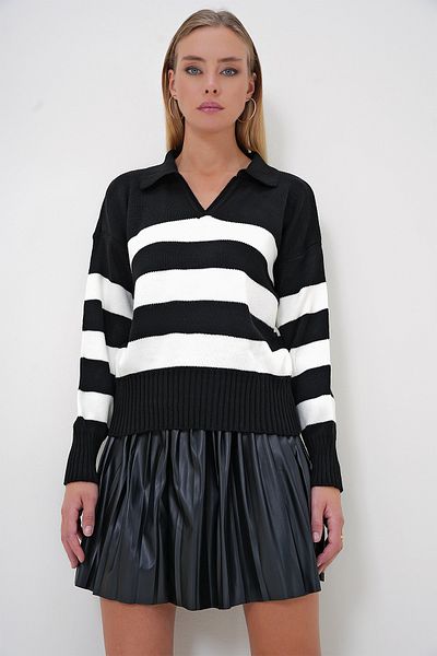 Trend Alaçatı Stili Schwarz-weißer Polo-Kragen-Pullover mit halber Knopfleiste und Farbblock für Damen ALC-X12972
