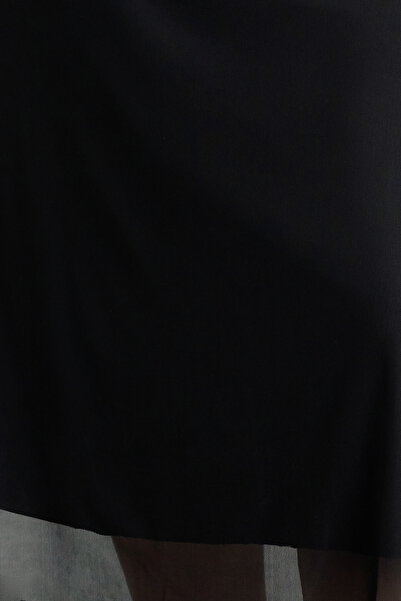 Trendyol Curve Fekete A-vonalú sima tüll kötött nagyméretű szoknya TBBAW25AZ00006