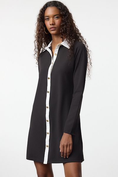 Trendyol Collection Μίνι πλεκτό φόρεμα με λεπτομέρεια μαύρου χρώματος TWOAW25EL00453