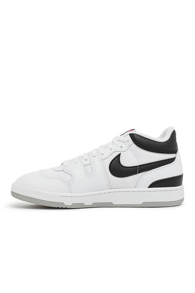 Nike ATTACK – Leichtes und bequem geschnittenes Outfit