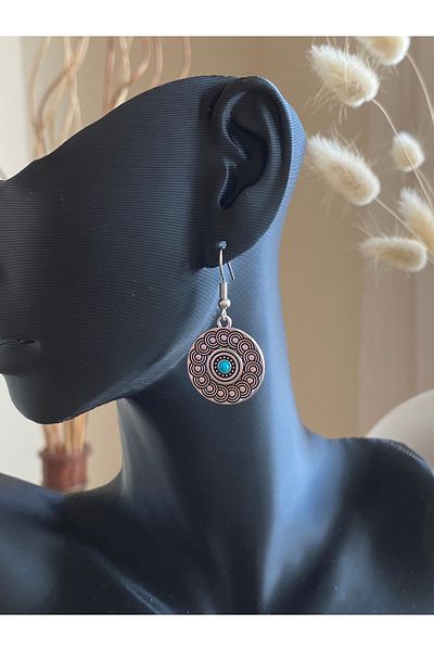 Store Retro Style Motif Women's Earrings with Blue Stones in the Middle