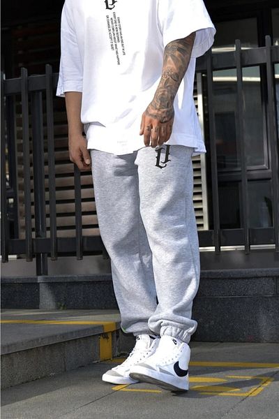 Elfa Tekstil Γκρι κάθετη στάμπα Jogger White Σετ αθλητικής φόρμας - Oversize Crew Neck