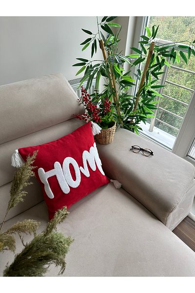 en gözde home New Year Christmas Themed Punch Embroidered Throw Pillow Cover