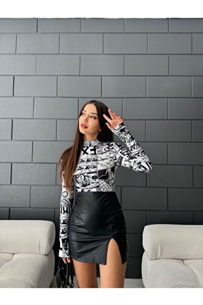 Fav Style Черна къса блуза с дигитален щампа - дълъг ръкав, яка-столче