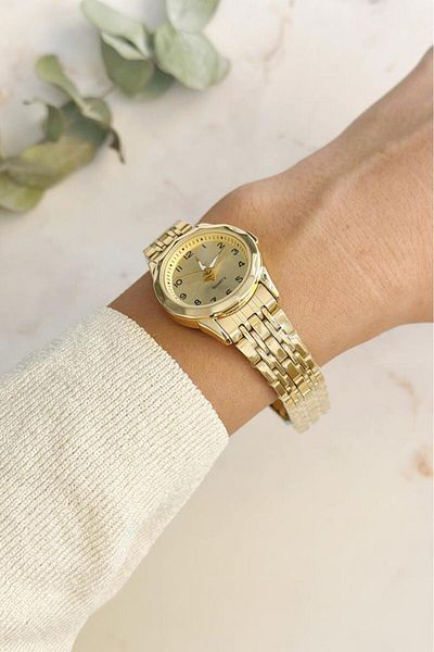 OQQO Fermo Gold Women's Wristwatch