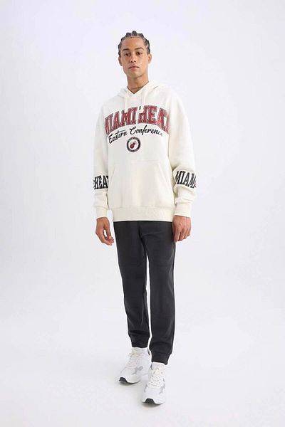 DeFacto Nba Miami Heat Print Oversize суичър с качулка - Дебел и широк - D0672Ax24Au