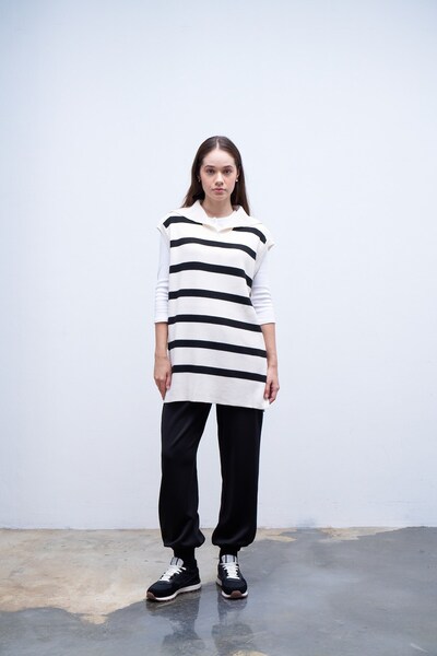 QANU Μαύρο ριγέ πουλόβερ