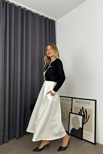 Sue Store Λευκή πλισέ καμπάνα Μοντέλο μπαλόνι φούστα