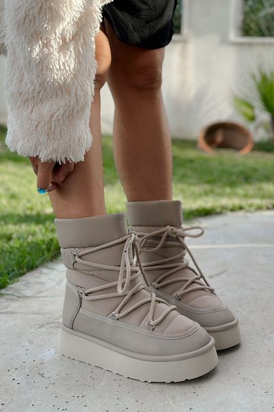 Shoebutik Γυναικείες μπότες Cologne Beige Lace Detail Parachute