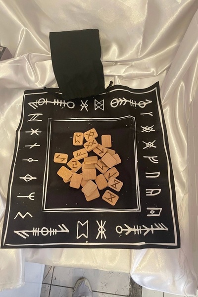RaHan رون رمز الأحجار تشغيل الحجارة غطاء المذبح الرونية الاسكندنافية غطاء الم...