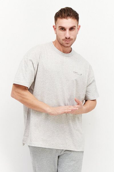 New Balance Men Sportswear Fit Short Sleeve Outdoor T-shirt, Grey Combo