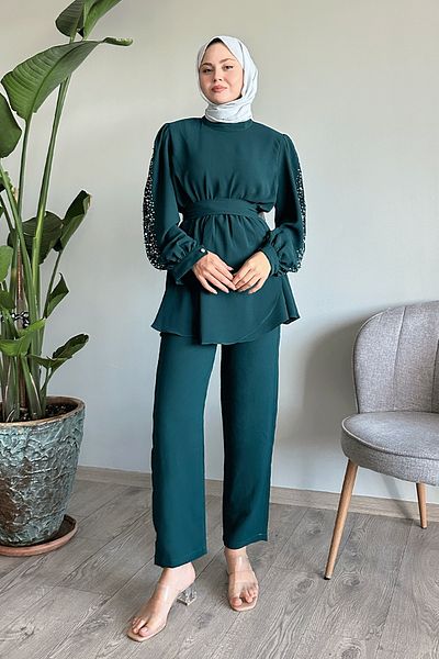 InStyle بدلة خضراء زمردية بأكمام لؤلؤية وخصر