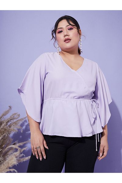 Sassafras By Styli بلوزة ملفوفة سادة بأكمام جرس