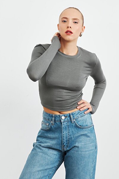 YOUR NAME Γυναικεία μπλούζα με λαιμόκοψη και κομμένο χακί