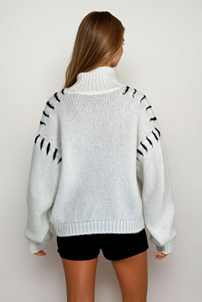 VAGGON Жіночий трикотажний светр з білим блоком Prm1172