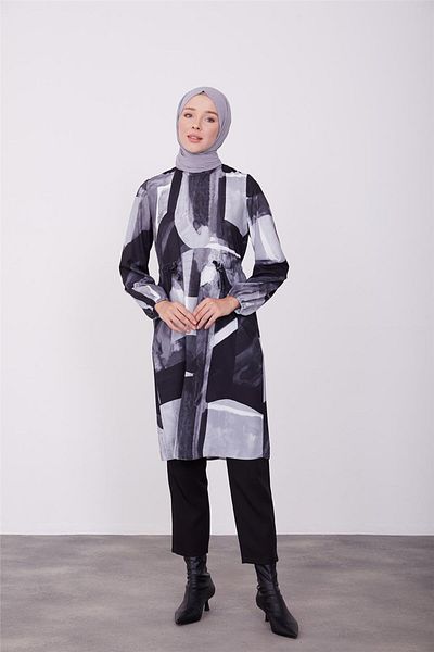 Armine Black Tunic - Adjustable Waist Tunnel, Model 23K4723