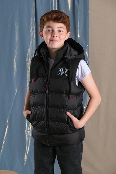 Pina Kids Чорний водонепроникний надувний жилет для хлопчиків зі знімним капюшоном