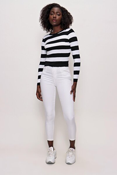 CHUBA Tricotaj pentru damă cu dungi cu gât turnat, alb-negru 22sw301