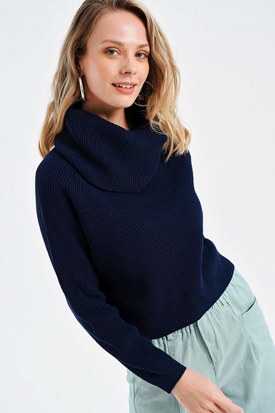 CHUBA Women's Degaje Turtleneck Short Thessaloniki Knitwear Sweater 20W106