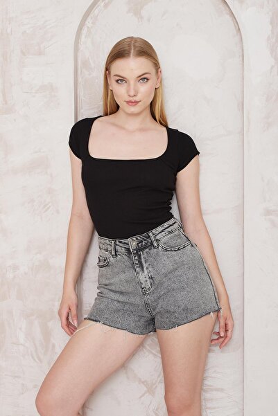 AMİDA Μαύρο γυναικείο μπλουζάκι Amida - Κοτλέ εμφάνιση, τετράγωνο γιακά, μισό...