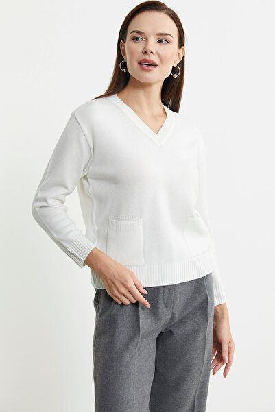 Sementa V-Neck Knitwear Sweater - Pocket Detailed, Bone Color