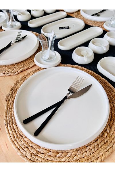 CASA DE BELLA 44 Pieces 6 Person Porcelain Breakfast Set