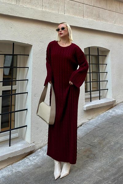 Swist Claret Red Damen-Strick-Midikleid mit Rundhalsausschnitt und geflochtenem Haar