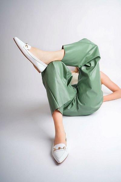 Lizizu Balerini de damă din piele naturală cu cataramă cu accesorii albe - vârf ascuțit