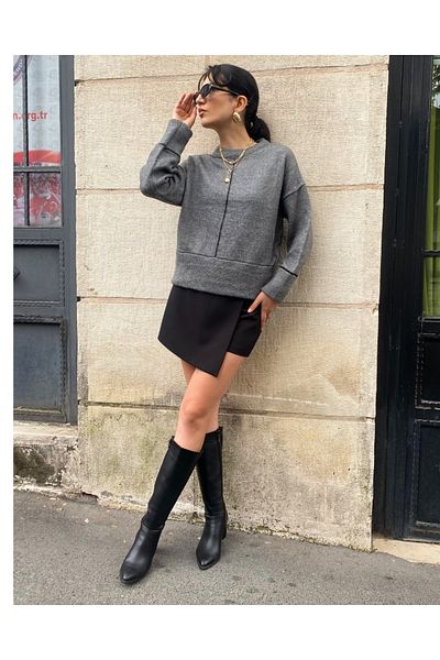 DEQ FASHION Oversize Sweater with Black Piping Detail