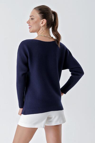 CHUBA Navy Blue Ribbed Loose Knitwear Women's Sweater - Boat Neck 24W109