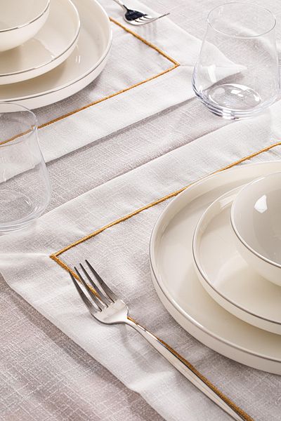 LUFA HOME Paradise Wrapped Embroidered Plain Tablecloth