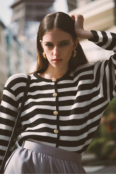 Touché Privé Gold Buttoned Striped Short Cardigan