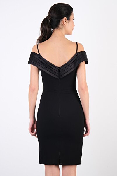 Spazio Odolina İnce Askılı Kruvaze Kayık Yaka Kısa Abiye Elbise SİYAH