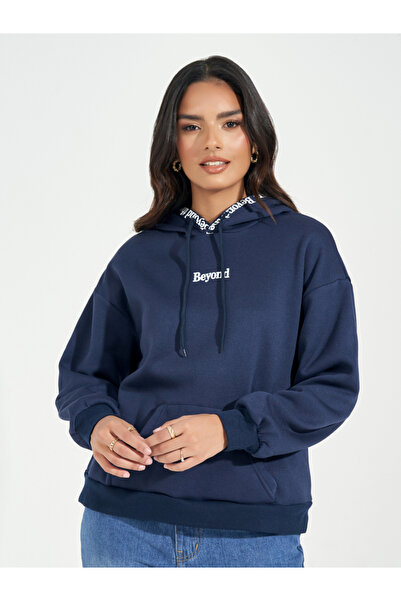 Styli هودي بطباعة شعار بقصّة عادية