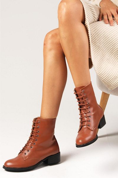 Mio Gusto Lori Tan Color Thin Fur Lined Lace Up Women's Short Heeled Boots