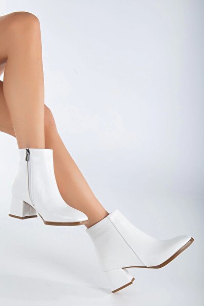 GULT Жіночі чоботи на плоскому носку