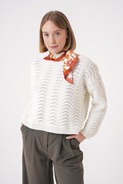 CHUBA White Patterned Spanish Sleeve Knitwear Sweater - Comfortable Fit, Crew Neck 25W3006