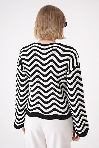 CHUBA Pulover de damă cu mânecă spaniolă, cu potrivire confortabilă, cu decolteu, negru-alb 25W3007