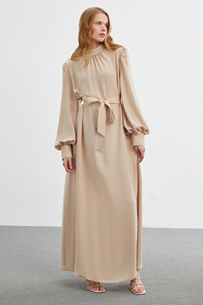 Zühre Μακρύ μπεζ φόρεμα με όρθιο γιακά με λεπτομέρεια E-0393