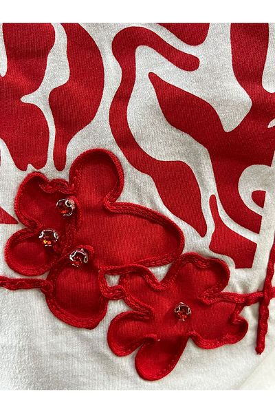 Gönülden Tasarım RED ZIRCON STONE FLOWERY SLEEVES TOWEL EMBROIDERED TEE