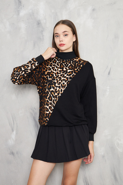 THEGEST بلوزة نسائية من THE GEST مصنوعة من جلد الغزال كريب ليوبارد ذات خيطين ...