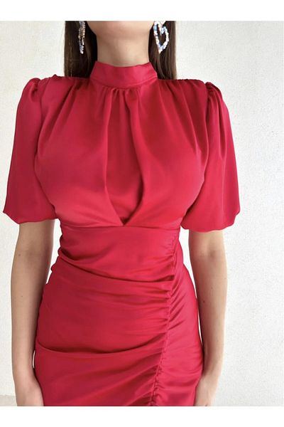 Afiş Butik Rochie drapată cu mânecă scurtă din satin